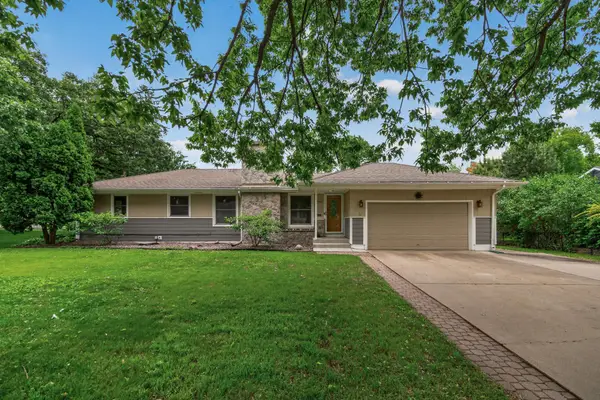 2541 Quebec Avenue S, Saint Louis Park, MN 55426