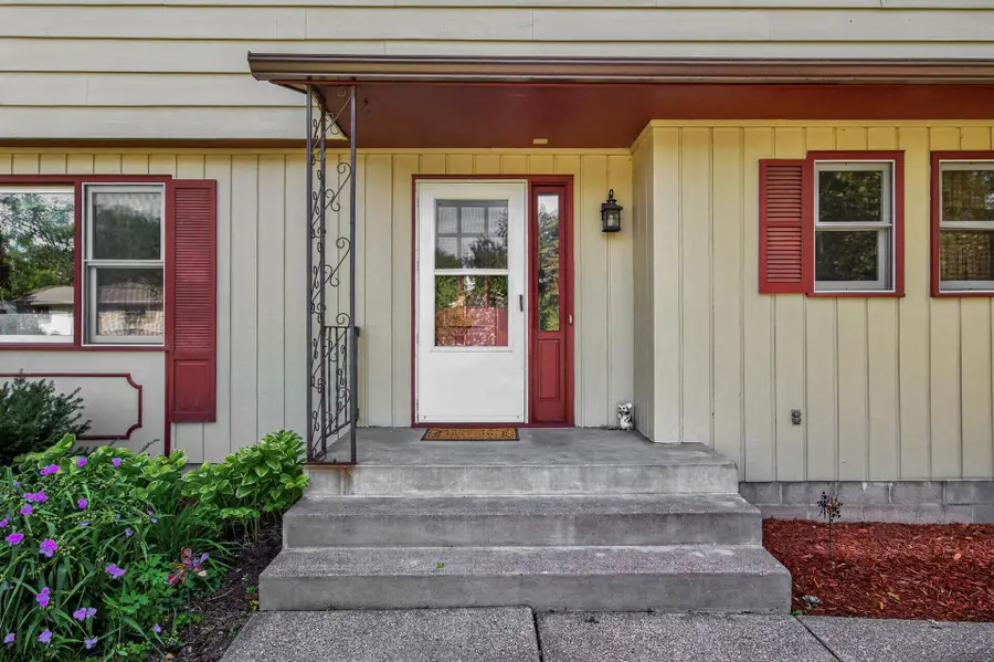 2818 1st Street N, North Saint Paul, MN 55109 - #3