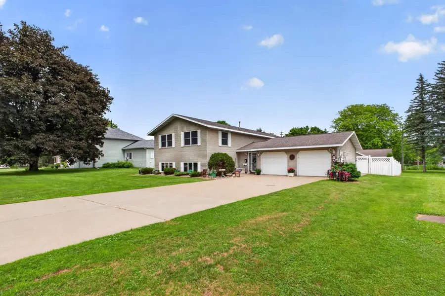 811 Broadway Avenue, Wabasha, MN 55981 - #2