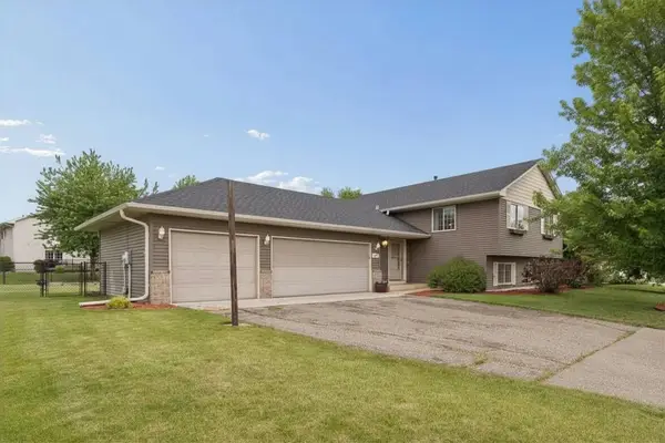 1146 Sparrow Road, Waconia, MN 55387