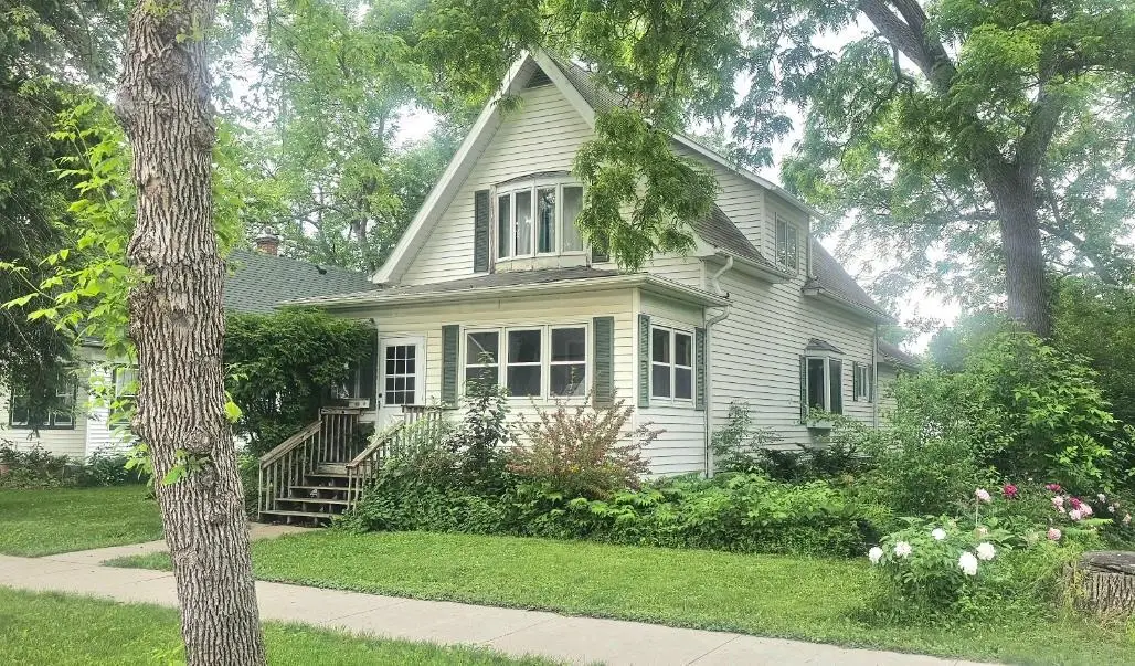 205 E 6th Street, Morris, MN 56267 - #1