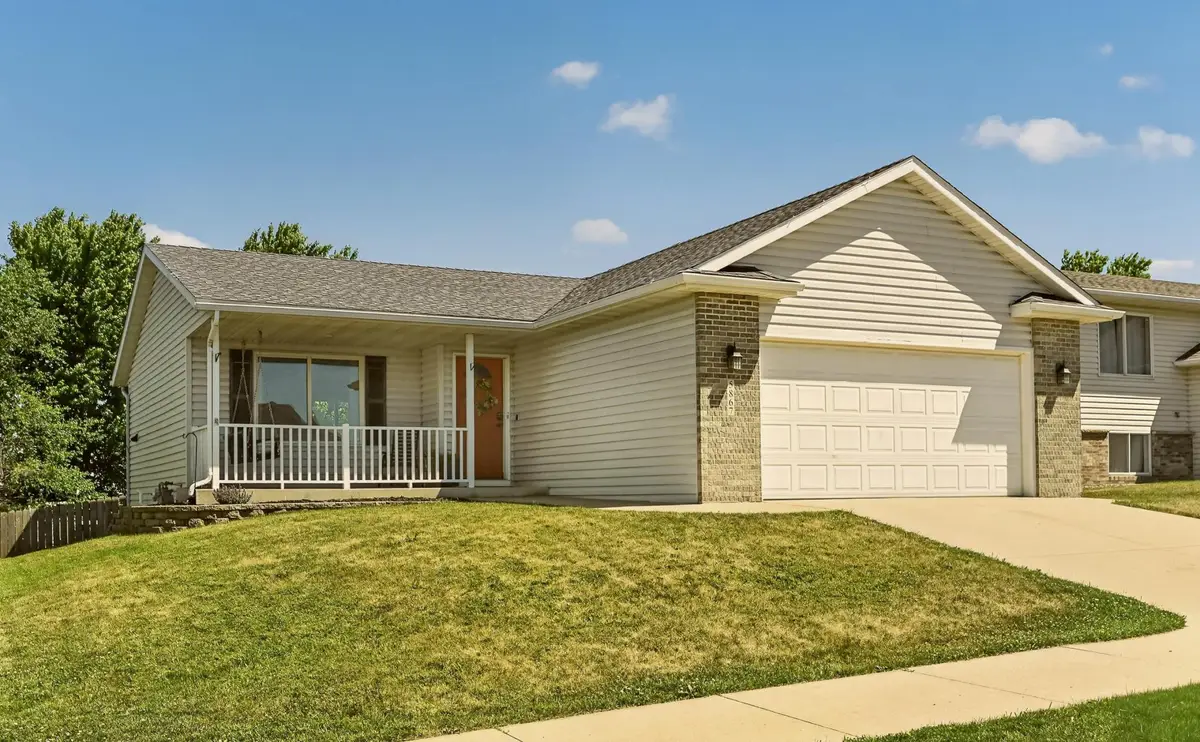 5867 Kingsbury Drive Nw, Rochester, MN 55901 - #1