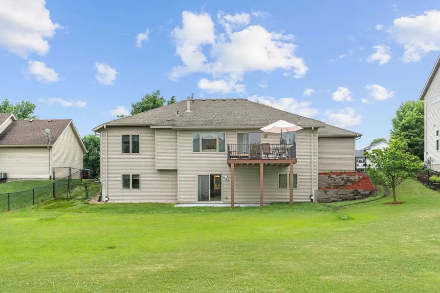 3166 Kahlen Avenue Ne, Saint Michael, MN 55376 - #2