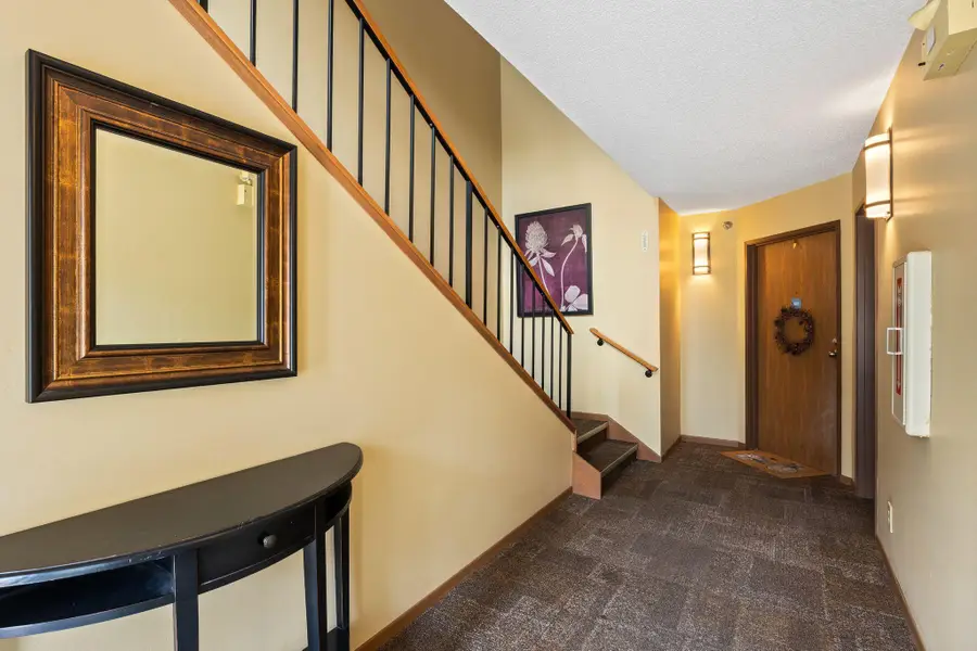 6010 Chasewood Parkway #205, Minnetonka, MN 55343 - #2