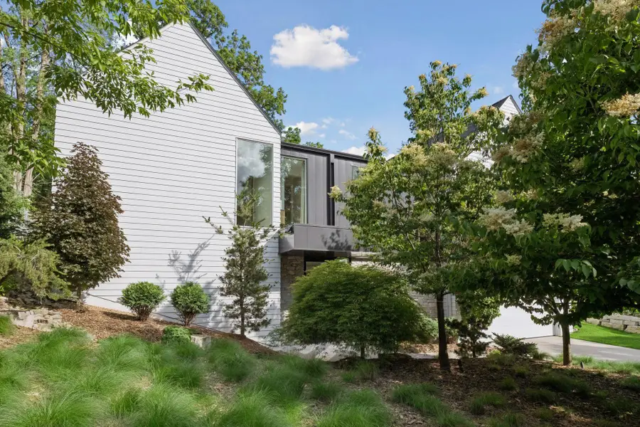 1058 E Circle Drive, Wayzata, MN 55391 - #2