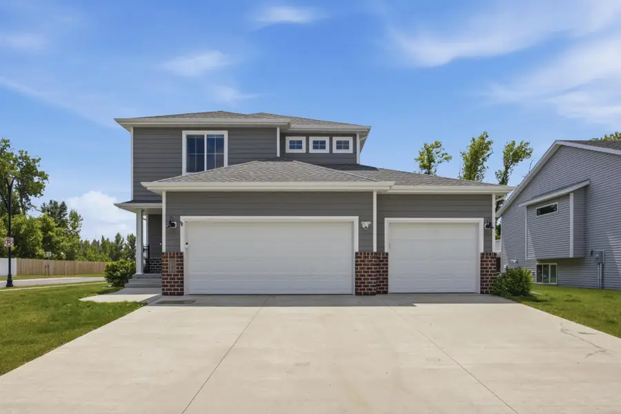6204 63rd Avenue S, Fargo, ND 58104 - #2