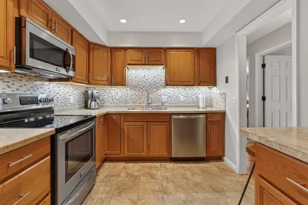 2055 Carriage Drive Sw #2055H, Rochester, MN 55902