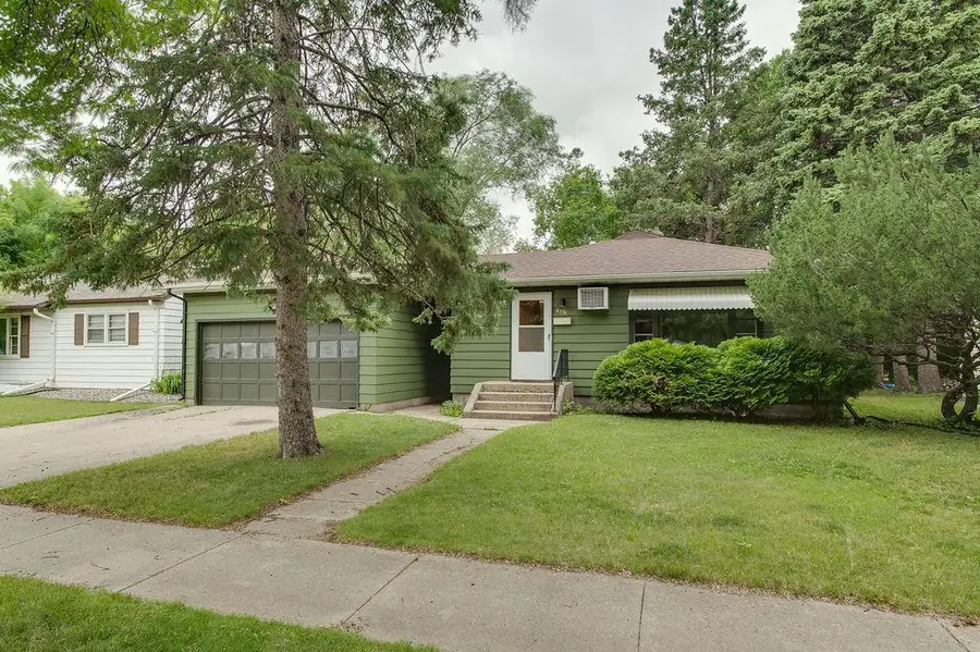 419 16th Street S, Moorhead, MN 56560 - #2