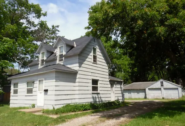 643 W Broadway Avenue, Forest Lake, MN 55025