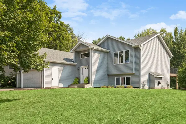 6111 45th Street N, Oakdale, MN 55128