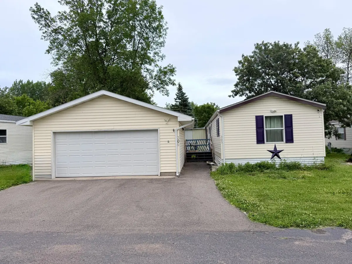 305 Mozart Avenue E, Mankato, MN 56001 - #1