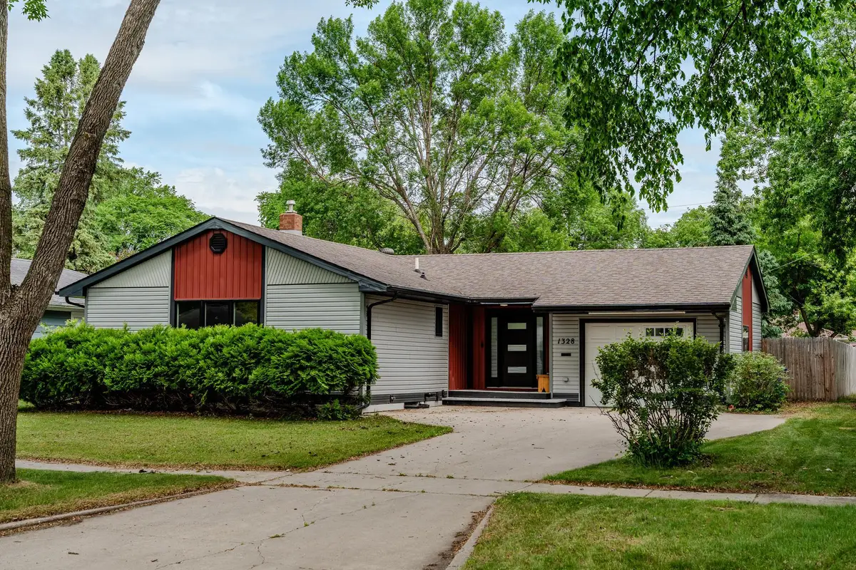 1328 18th Avenue S, Moorhead, MN 56560 - #1