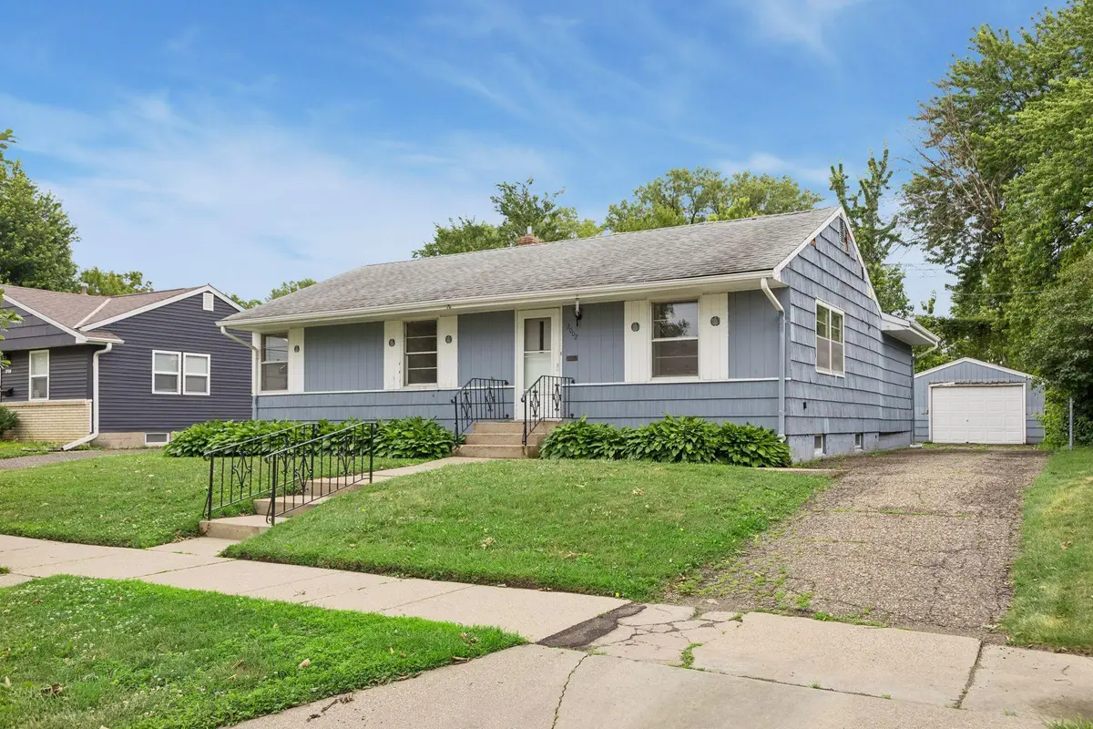 2002 Worcester Avenue, Saint Paul, MN 55116 - #1