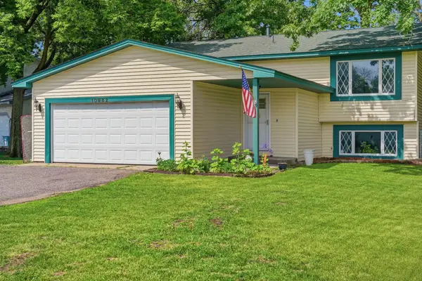 10982 Robinson Drive Nw, Coon Rapids, MN 55433