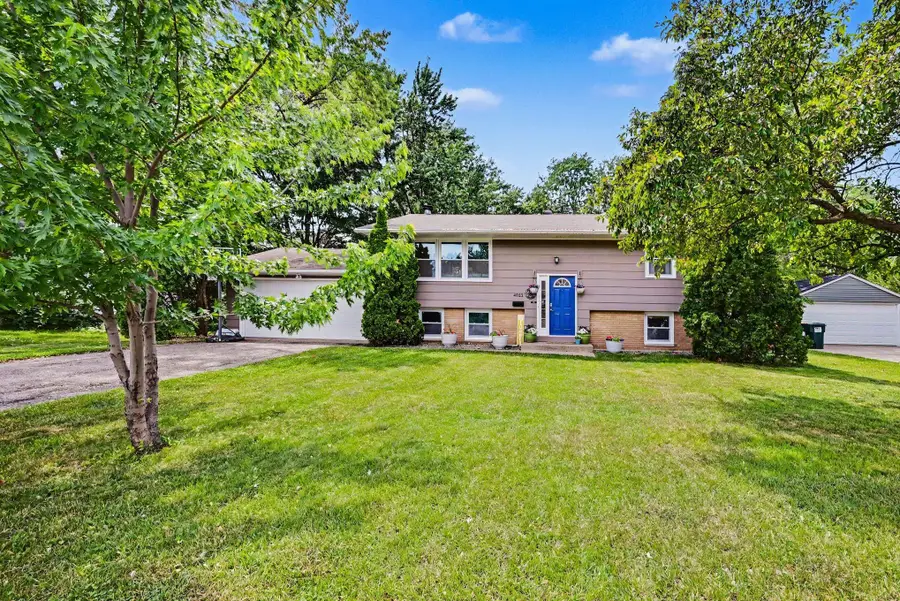 4922 Washington Street Ne, Columbia Heights, MN 55421 - #2