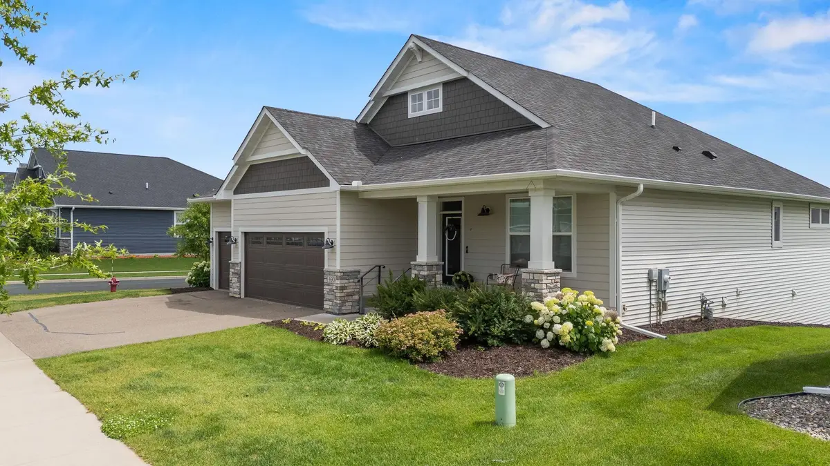 490 Elizabeth Way, Hudson, WI 54016 - #1