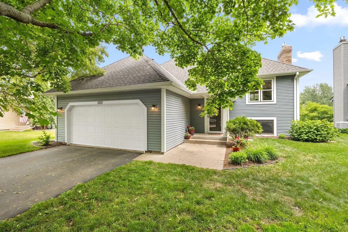 1207 Silverwood Road, Woodbury, MN 55125 - #1