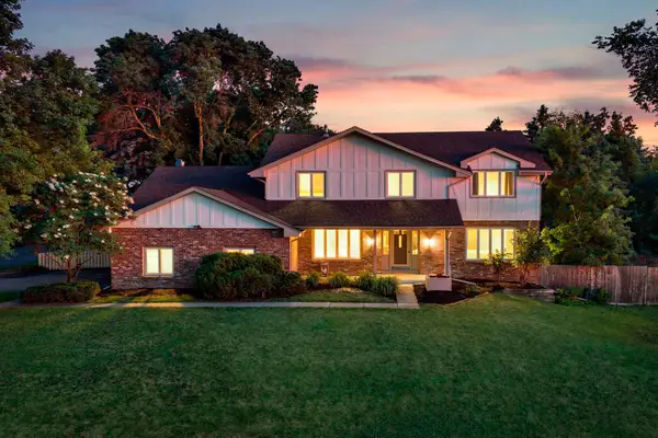17030 30th Avenue N, Plymouth, MN 55447