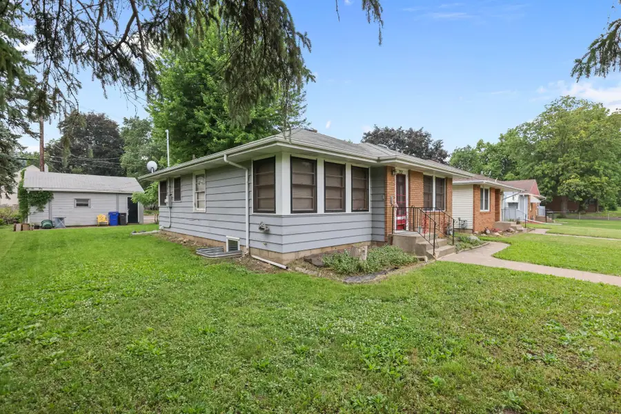 752 Orange Avenue E, Saint Paul, MN 55106 - #3