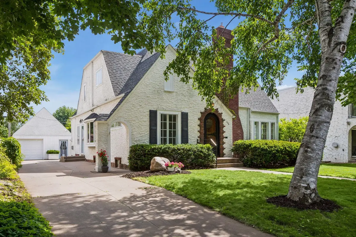 1736 Hillcrest Avenue, Saint Paul, MN 55116 - #1