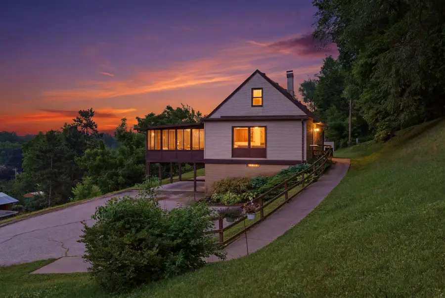 713 S 2nd Street, La Crescent, MN 55947 - #2