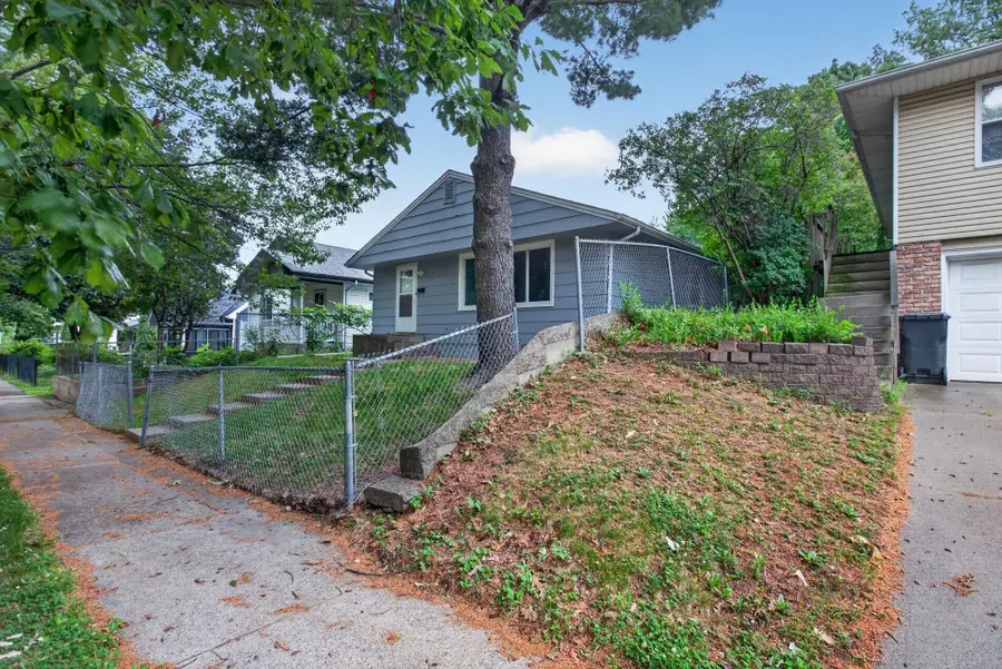 2046 Reaney Avenue E, Saint Paul, MN 55119 - #2