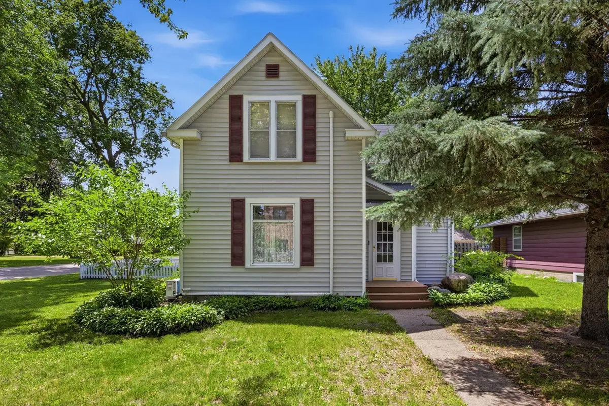 424 S Ramsey Avenue, Litchfield, MN 55355 - #1