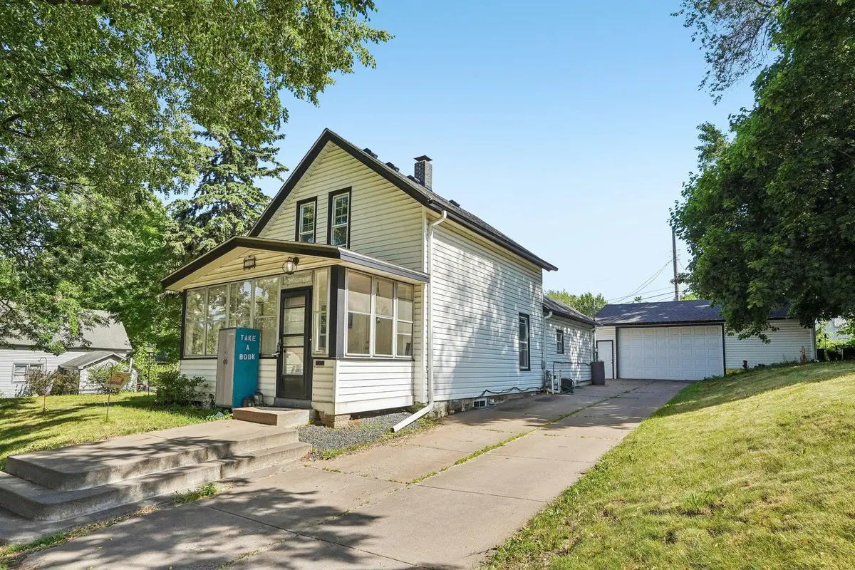 302 Wyoming Street E, Saint Paul, MN 55107 - #1