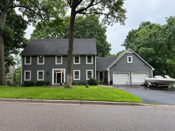 11905 26th Avenue N, Plymouth, MN 55441
