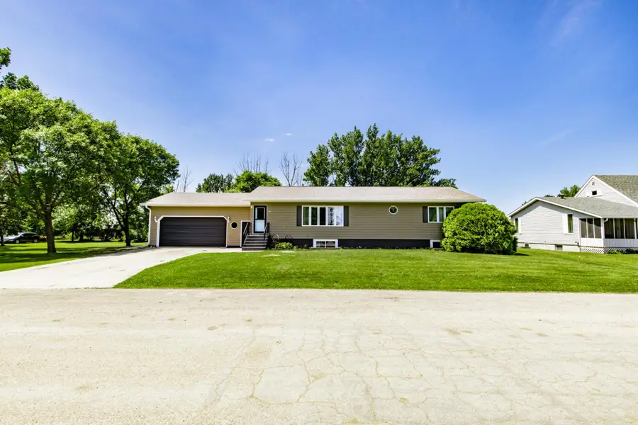 501 1st Street Nw, Hillsboro, ND 58045 - #2