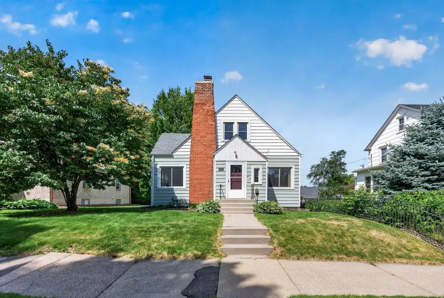 1051 Ottawa Avenue, West Saint Paul, MN 55118 - #3
