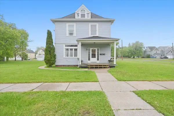 2004 E 5th Street, Superior, WI 54880
