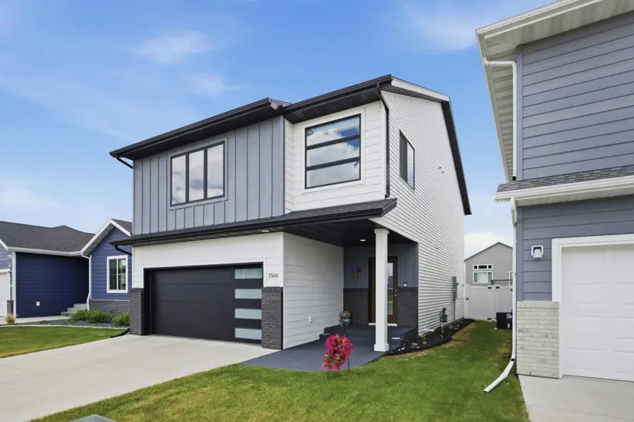 1566 66th Avenue S, Fargo, ND 58104 - #2