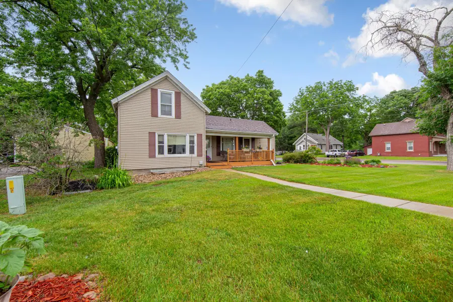 806 5th Street Nw, Faribault, MN 55021 - #2