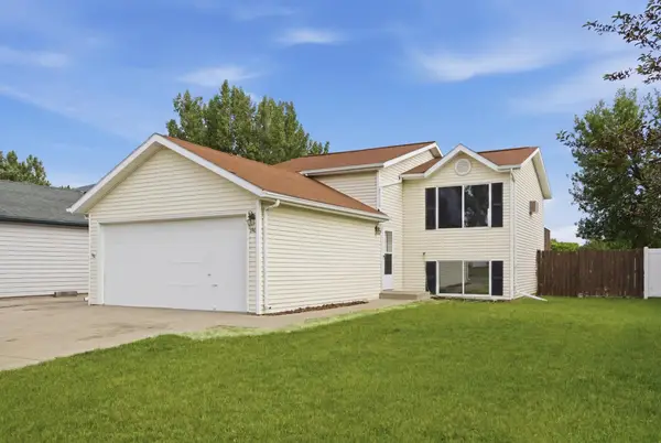 748 14th Avenue W, West Fargo, ND 58078