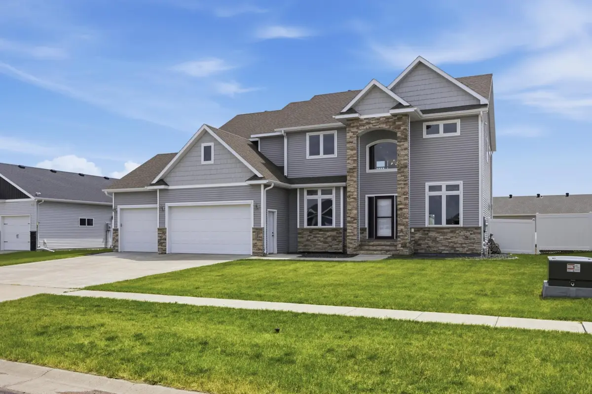 2736 70th Avenue S, Fargo, ND 58104 - #1