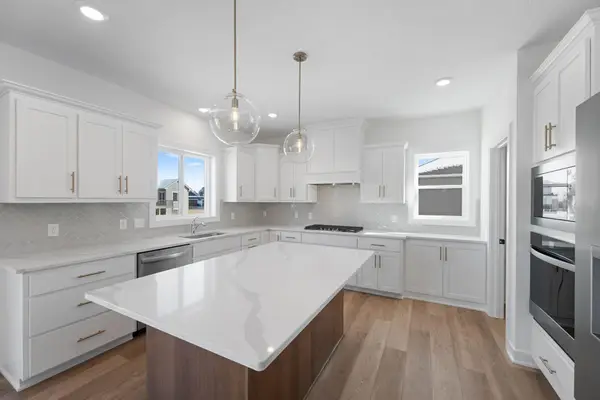 7695 22nd Avenue E, Shakopee, MN 55379