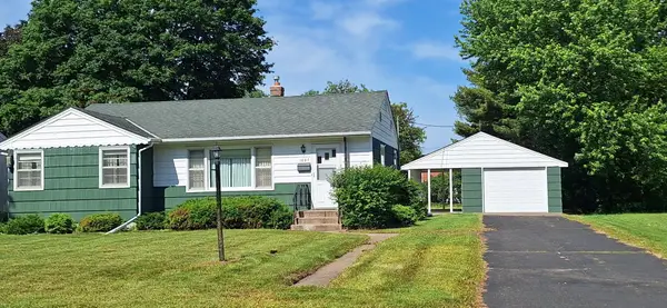 1887 Oxford Street N, Roseville, MN 55113