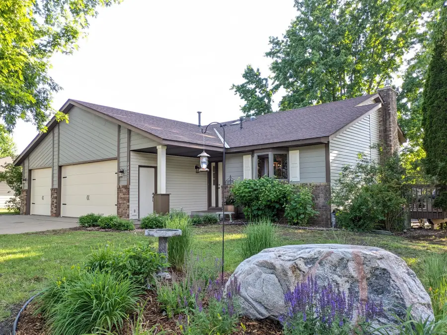 8427 Cooper Way, Inver Grove Heights, MN 55076 - #2