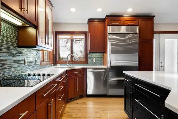 400 Oakland Place Ne #9, Austin, MN 55912