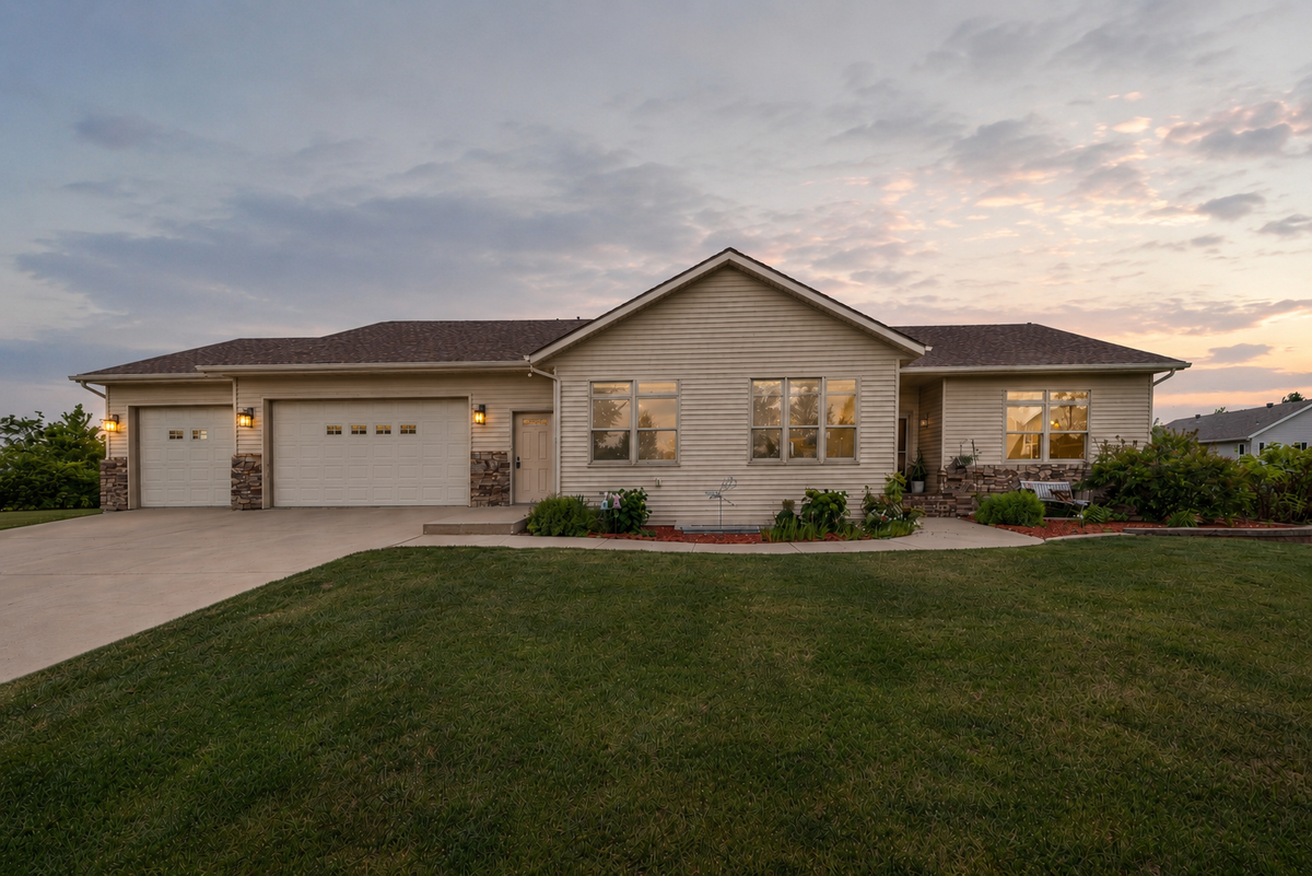 969 32nd Street S, Moorhead, MN 56560 - #1