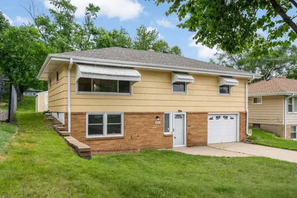 1218 Kent Street N, Saint Paul, MN 55117