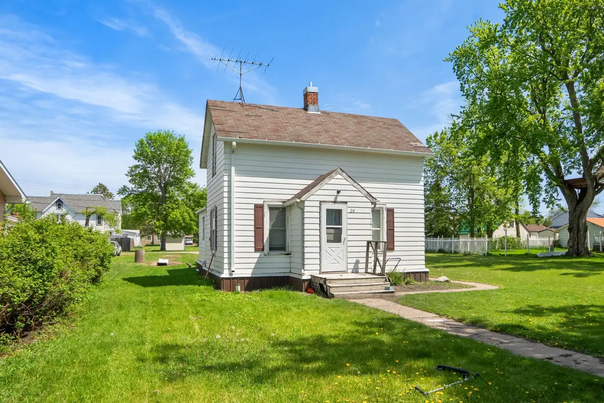20 5th Avenue Se, Mayville, ND 58257 - #1