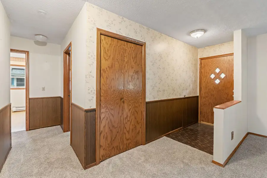 9 6th Avenue Ne, Osseo, MN 55369 - #3