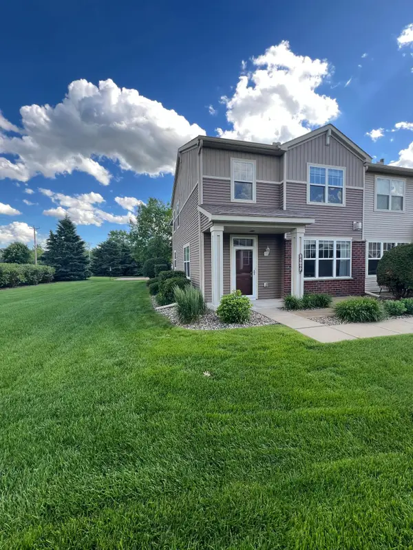 3407 Hazel Trail #F, Woodbury, MN 55129