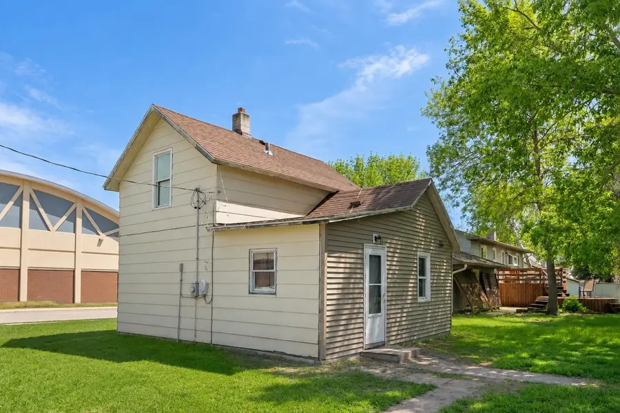 231 5th Avenue Ne, Mayville, ND 58257 - #3