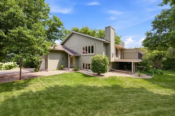 10277 Tarn Circle, Eden Prairie, MN 55347