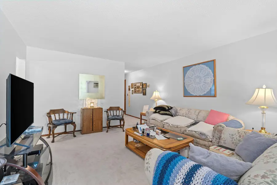 2730 Dale Street N #D115, Roseville, MN 55113 - #3