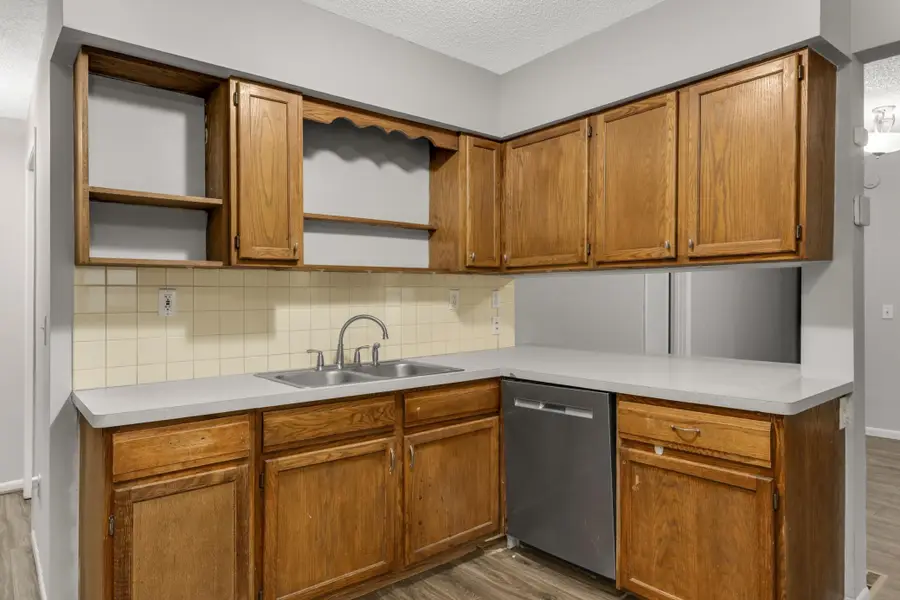305 Lawson Avenue E, Saint Paul, MN 55130 - #3