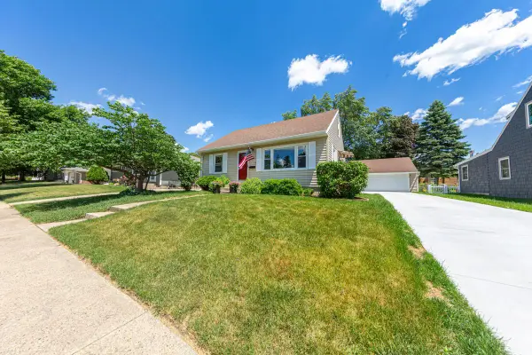 1512 10th Avenue Ne, Rochester, MN 55906